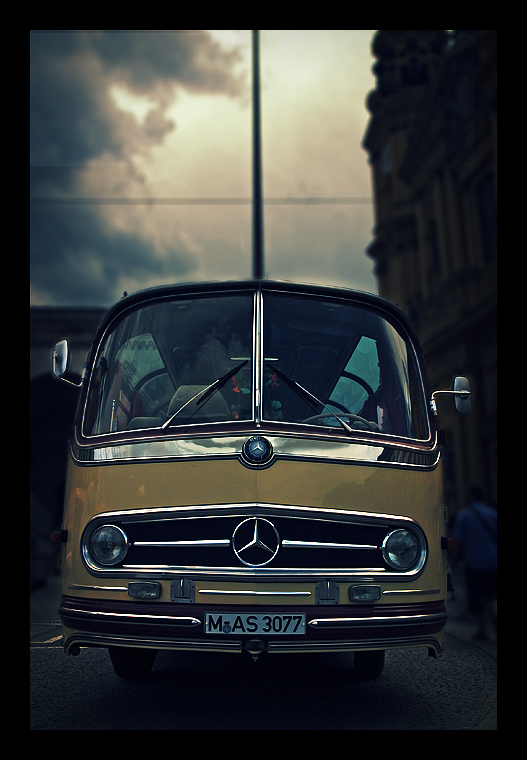 Mercedes Bus